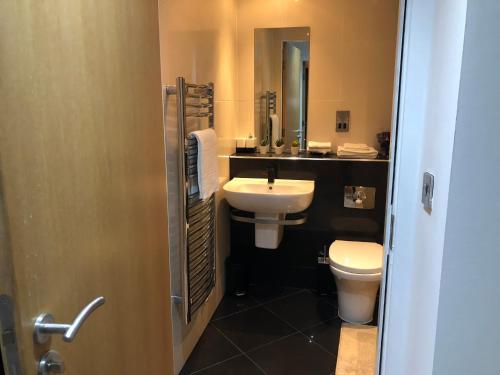 Snapos Luxury Serviced Apartments - Blonk Street image three