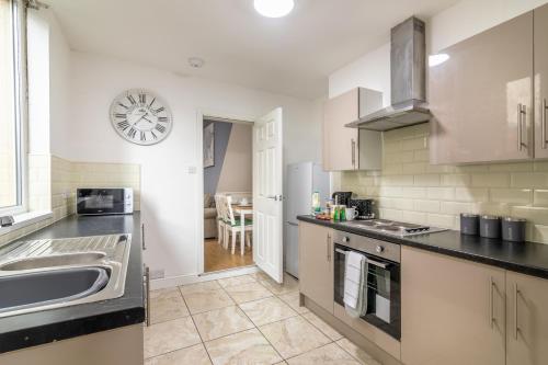 PLATFORM Fishing Quarter Apartment 1 Accommodation image 3 PLATFORM Fishing Quarter Apartment 1 image three