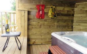 CyanaCottages-Esk Cottage image two