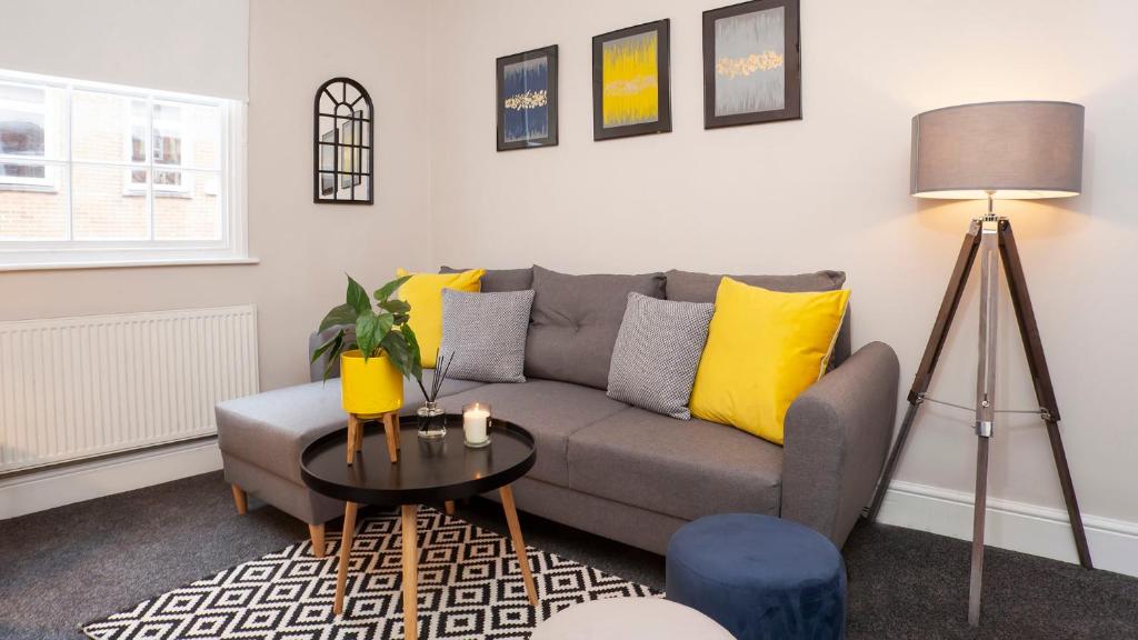 Stylish and most central 2 bed City Centre Apartment Accommodation image 1 Stylish and most central 2 bed City Centre Apartment image one