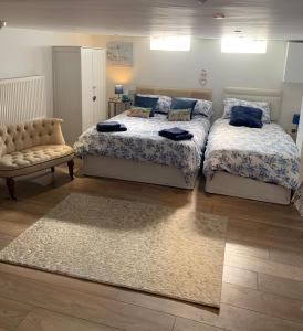 Whitby Wave breaker studio Accommodation image 2 Whitby Wave breaker studio image two