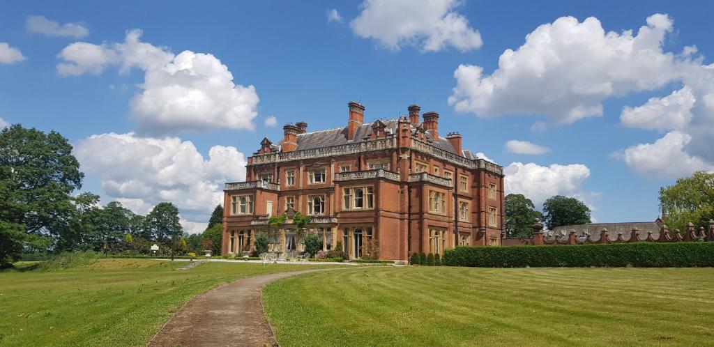 Picture of Rossington Hall