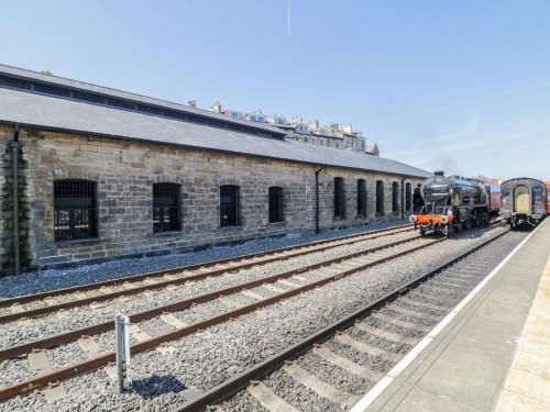 Evening Star Engine Shed Accommodation image 3 Evening Star Engine Shed image three
