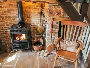 Old Stables Cottage image two