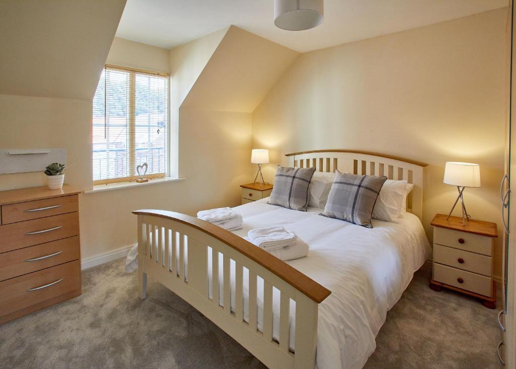 Host & Stay - The Holt Apartment Accommodation image 1 Host & Stay - The Holt Apartment image one