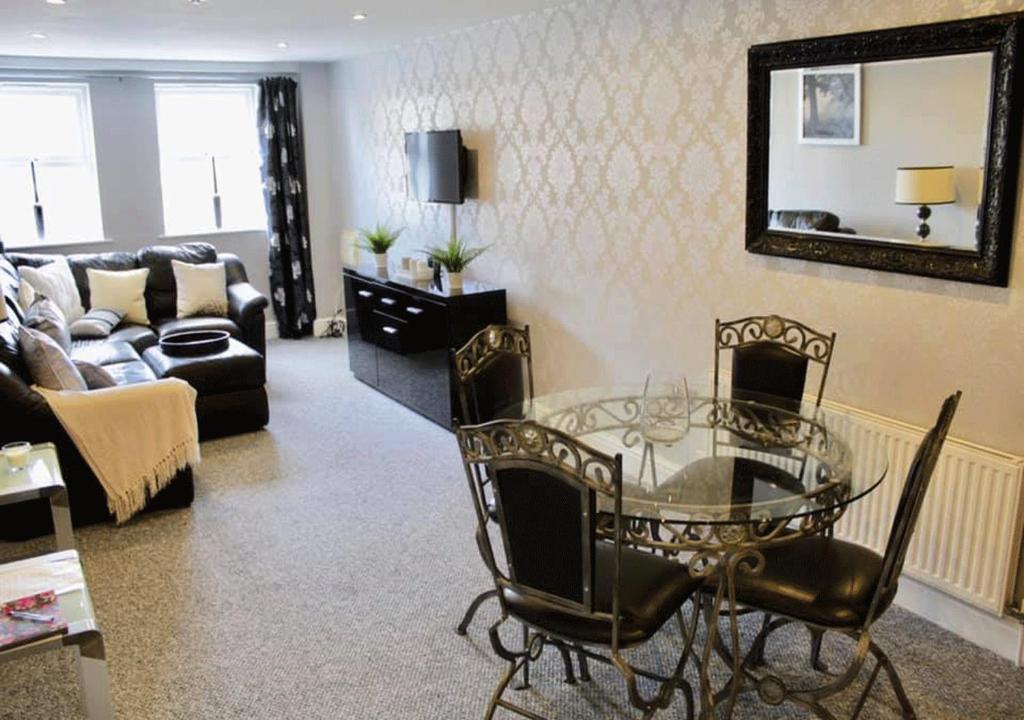 Regents House Let Accommodation image 1 Regents House Let image one