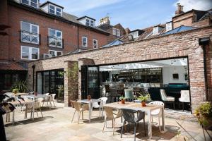 DoubleTree by Hilton York image two