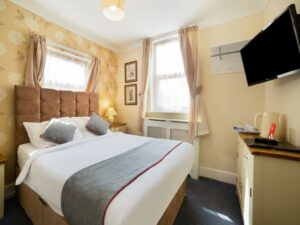 Tourist question: somewhere to stay in York Post image 7 Picture of Diamonds Villa near York Hospital