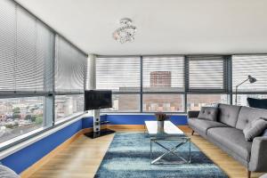 The Exquisite Penthouse of Leeds - Sleeps 8 Accommodation image 2 The Exquisite Penthouse of Leeds - Sleeps 8 image two