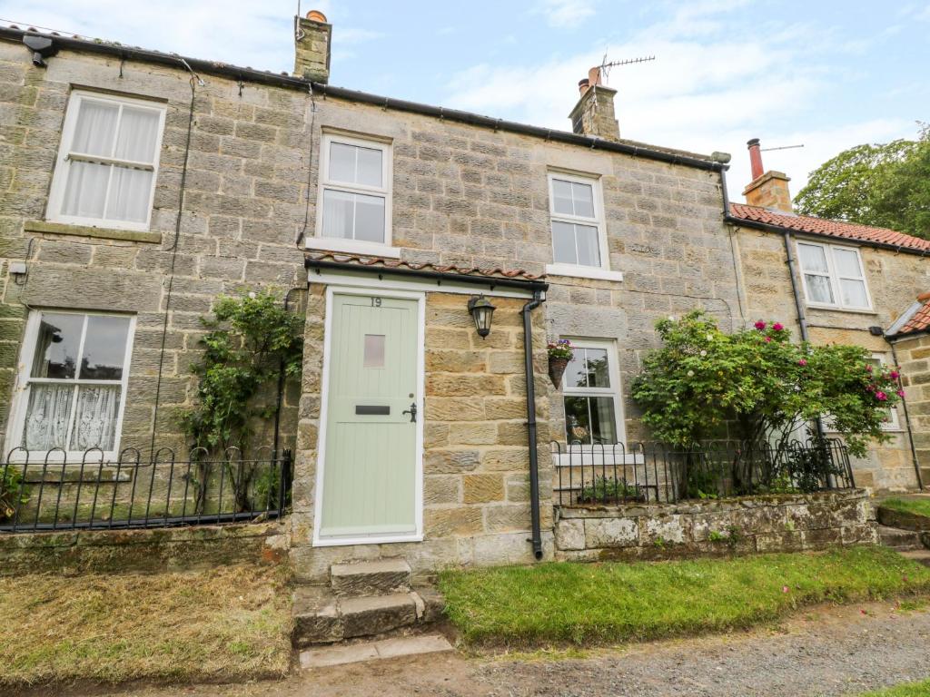 Pheasant Cottage image one