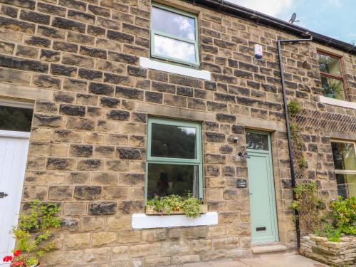 Cragside Cottage Accommodation image 3 Cragside Cottage image three