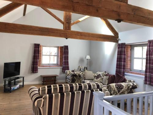 The Granary, Wolds Way Holiday Cottages, spacious 3 bed cottage Accommodation image 3 The Granary, Wolds Way Holiday Cottages, spacious 3 bed cottage image three