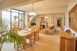 Host & Stay - The Observatory Apartment image two