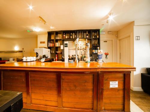 OYO White Horse Lodge Hotel image three