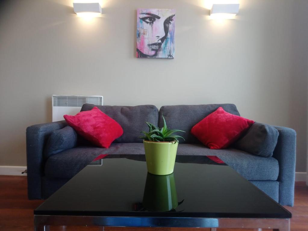 Anti-viral policy 1-Bedroom Apartment in Sheffield City Centre Accommodation image 1 Anti-viral policy 1-Bedroom Apartment in Sheffield City Centre image one