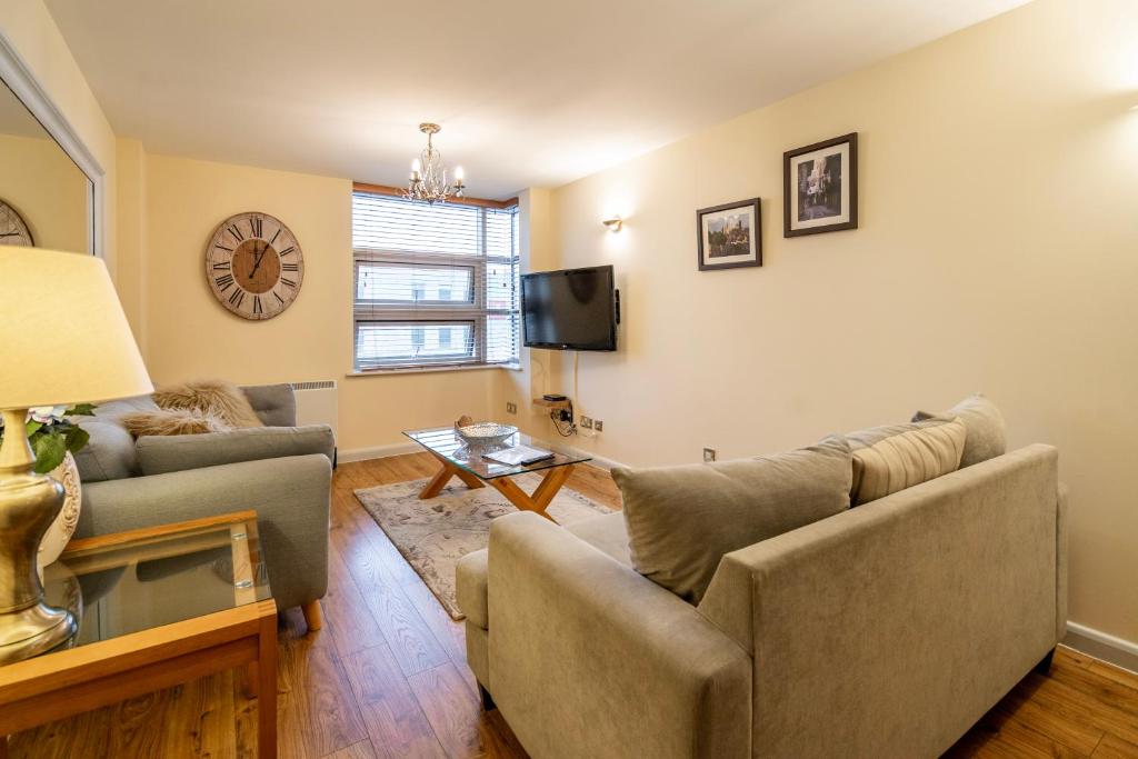 316 Westgate image one