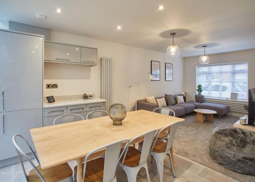 Host & Stay - Hoggarths Retreat Accommodation image 3 Host & Stay - Hoggarths Retreat image three