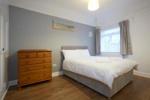 Spacious Stylish Townhouse Accommodation image 2 Spacious Stylish Townhouse image two
