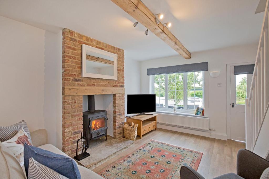 Off-street parking Countryside views Log burner Accommodation image 1 Off-street parking Countryside views Log burner image one