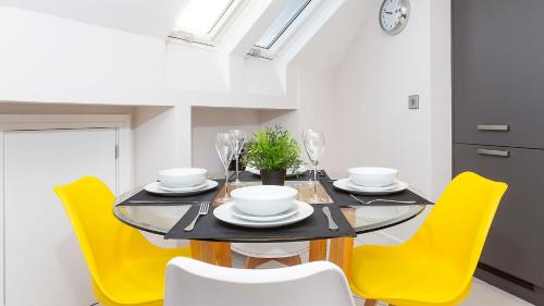 The Atico Spacious Duplex Luxury Apartment Accommodation image 3 The Atico Spacious Duplex Luxury Apartment image three
