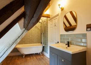 Host & Stay - The Coach House Accommodation image 2 Host & Stay - The Coach House image two