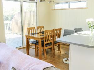 Woodpecker Lodge Accommodation image 2 Woodpecker Lodge image two