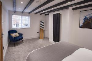 Host & Stay - Burns Yard Apartment image two