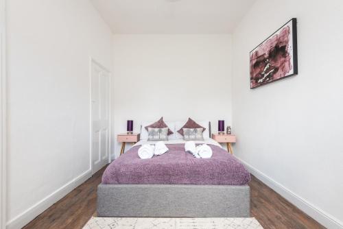 Modern Romantic Flat opposite York City Bar Walls Accommodation image 3 Modern Romantic Flat opposite York City Bar Walls image three