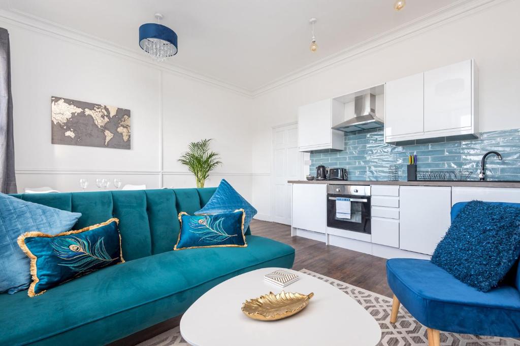 Modern Romantic Flat opposite York City Bar Walls Accommodation image 1 Modern Romantic Flat opposite York City Bar Walls image one