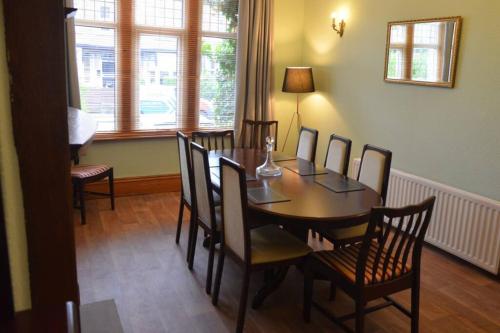 Spacious Victorian Townhouse near HCC with off street parking image three