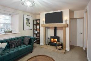Host & Stay - Middle Farmhouse image two
