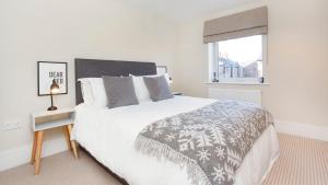 Compton Lodge Luxury apartment-Free Parking Accommodation image 2 Compton Lodge Luxury apartment-Free Parking image two