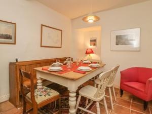 Shiers Farmhouse, Skipton image two