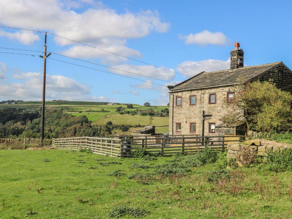 1 Horsehold Cottage, Hebden Bridge Accommodation image 1 1 Horsehold Cottage, Hebden Bridge image one