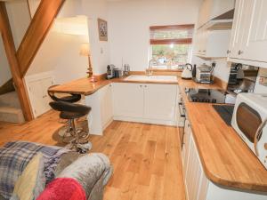 Chuckle Cottage image two