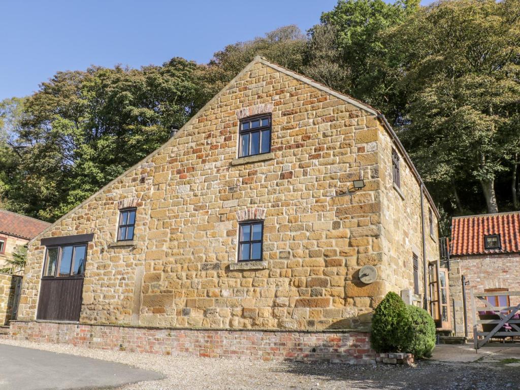 Woodside Barn image one