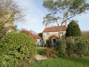 Tourist question: somewhere to stay in York Post image 1 Picture of Howe Green Cottage