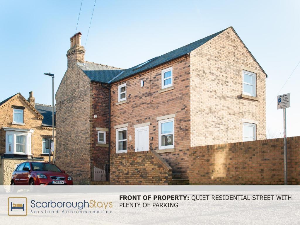 Hibernia Place, 3 bedroom Townhouse with PATIO & SEATING AREA - FREE PARKING Accommodation image 1 Hibernia Place, 3 bedroom Townhouse with PATIO & SEATING AREA - FREE PARKING image one