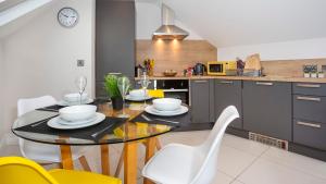 The Atico Spacious Duplex Luxury Apartment Accommodation image 2 The Atico Spacious Duplex Luxury Apartment image two