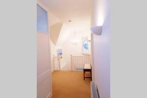 Large 2 ensuite bedroom flat with lovely views Accommodation image 2 Large 2 ensuite bedroom flat with lovely views image two