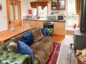 Daffodil Cottage, Whitby image two