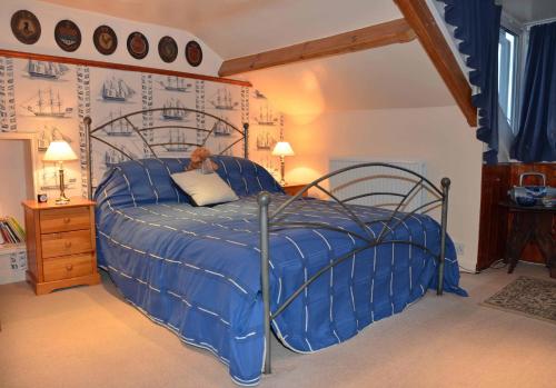 Captains Cabin image three