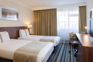 Holiday Inn Leeds-Wakefield M1 Jct40, an IHG Hotel Accommodation image 2 Holiday Inn Leeds-Wakefield M1 Jct40, an IHG Hotel image two