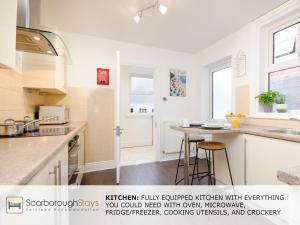 Beautiful Victorian Townhouse Great location close to THE BEACH and Peasholm Park with FREE PARKING SLEEPS 9 Accommodation image 2 Beautiful Victorian Townhouse Great location close to THE BEACH and Peasholm Park with FREE PARKING SLEEPS 9 image two
