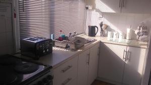 S&B Seaside Chalet Accommodation image 2 S&B Seaside Chalet image two