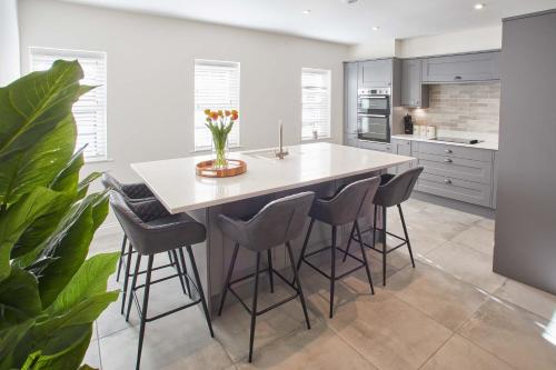 Host & Stay - Lemonade Arch House Accommodation image 3 Host & Stay - Lemonade Arch House image three