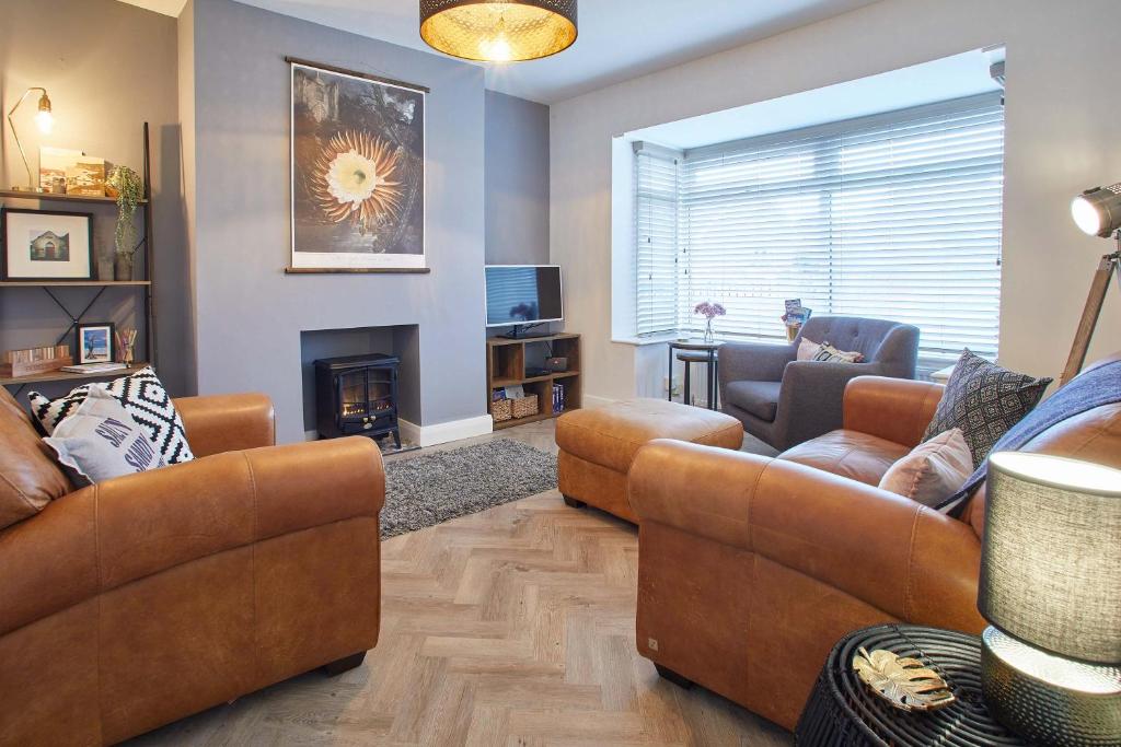 Host & Stay - Willow View image one