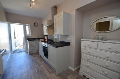 Endeavour Returns Holiday Apartment Accommodation image 3 Endeavour Returns Holiday Apartment image three