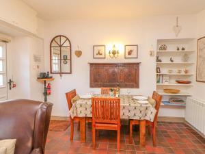 Middle Cottage Accommodation image 2 Middle Cottage image two