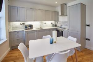 Host & Stay - The Old Sweet Shop Apartment Accommodation image 2 Host & Stay - The Old Sweet Shop Apartment image two
